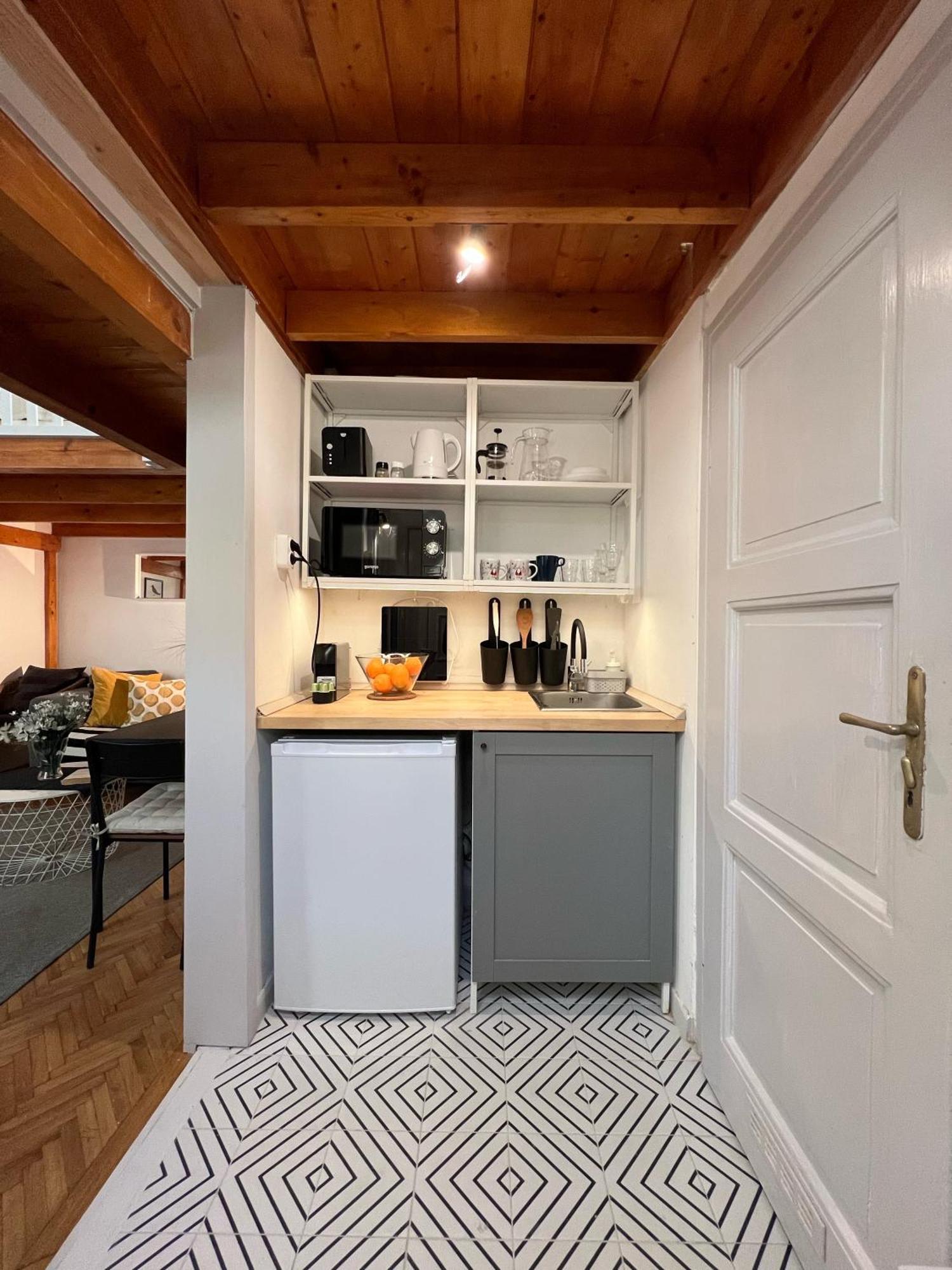 Lovely Little Loft Studio In The Heart Of Budapest Exterior photo