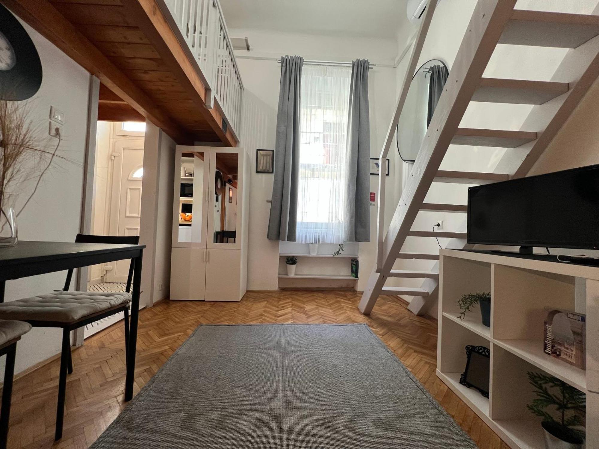 Lovely Little Loft Studio In The Heart Of Budapest Exterior photo