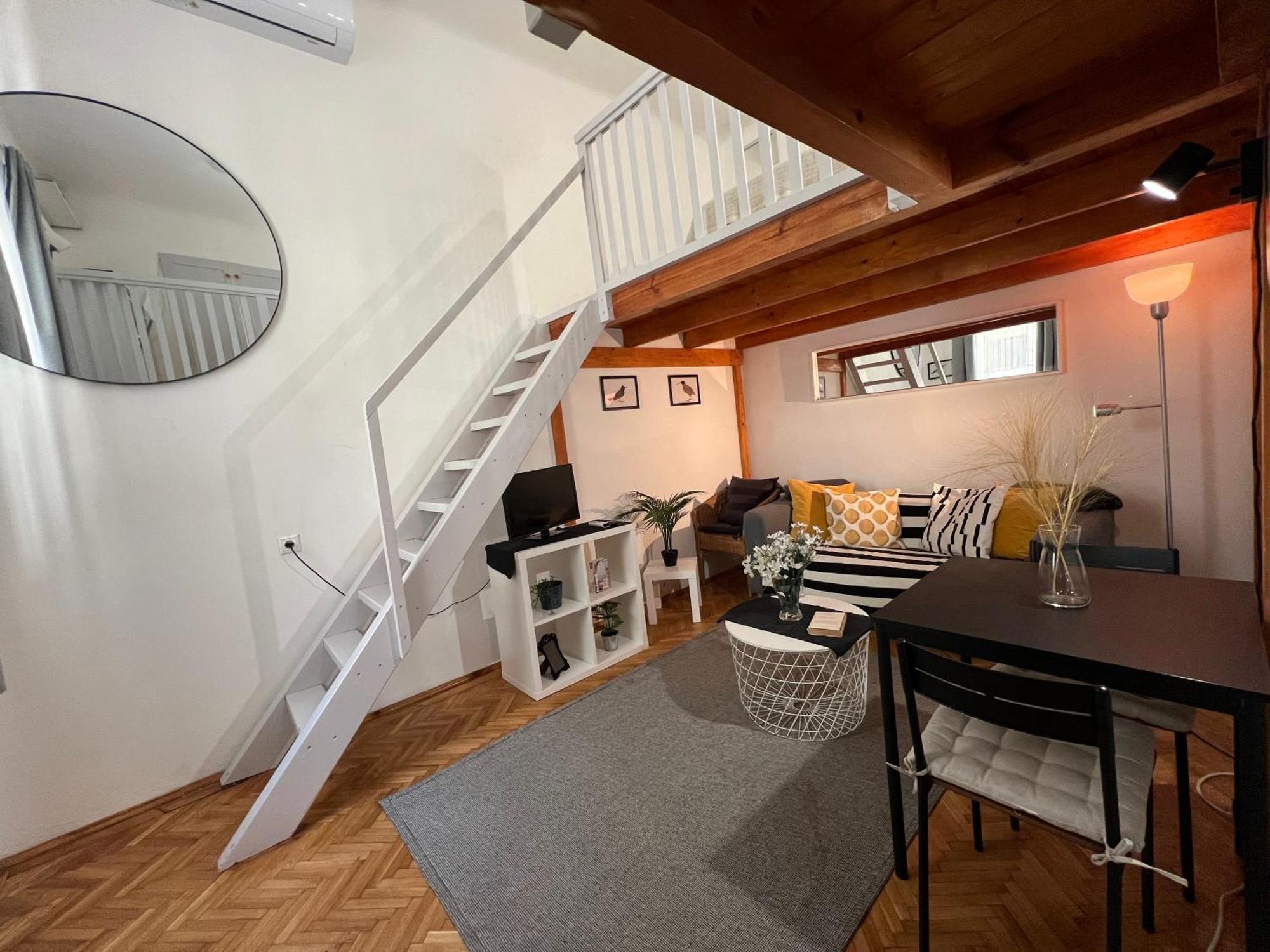 Lovely Little Loft Studio In The Heart Of Budapest Exterior photo